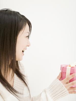 背もたれや座布団としても活用する防災ずきんカバー